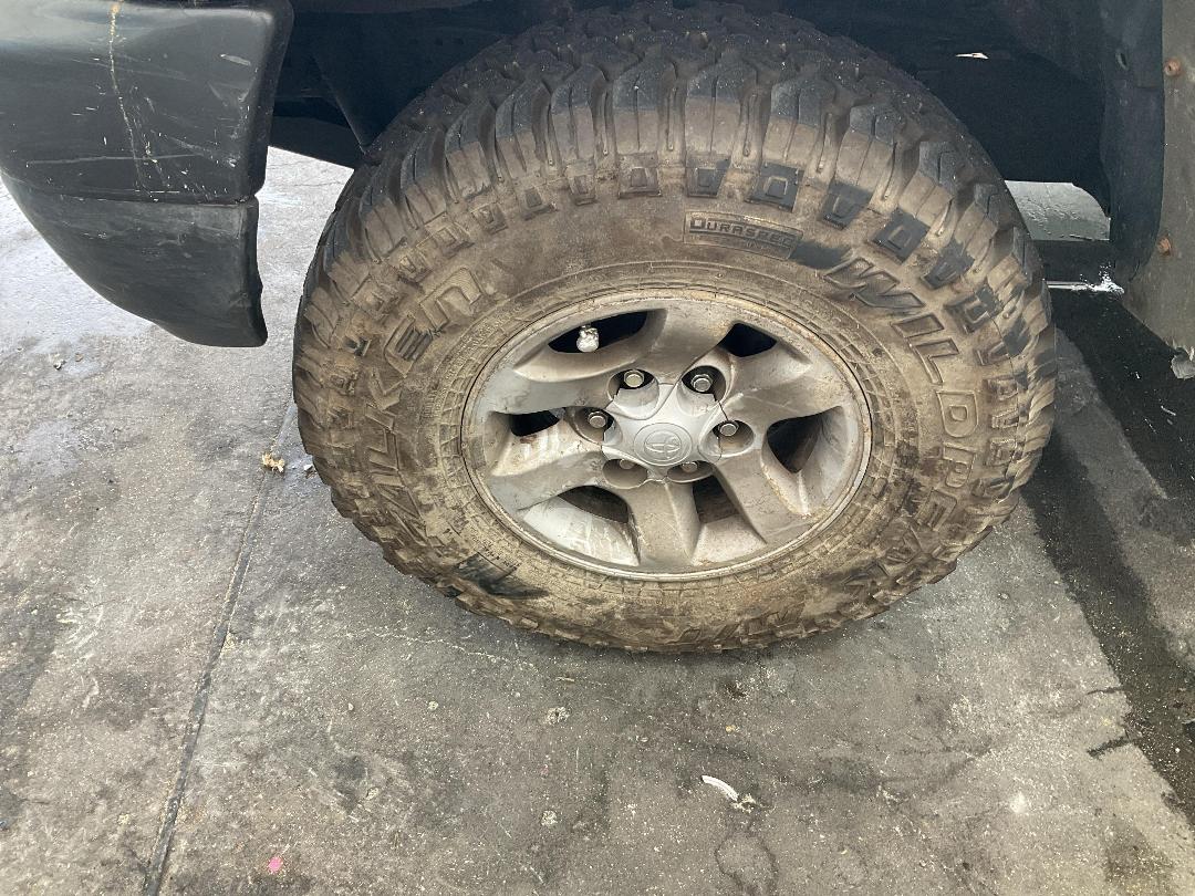 Photo '9' of Toyota Hilux TD SR5 D/C Photo '9' of Toyota Hilux TD SR5 D/C