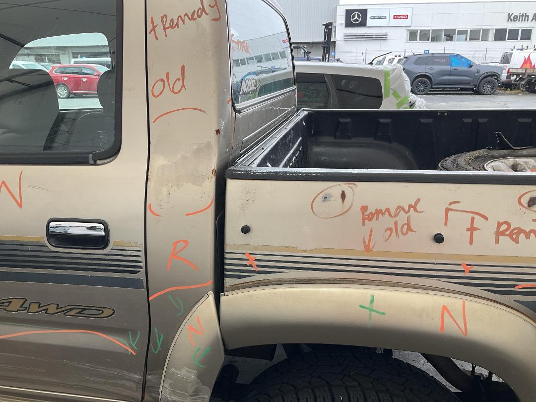 Photo '14' of Toyota Hilux TD SR5 D/C Photo '14' of Toyota Hilux TD SR5 D/C