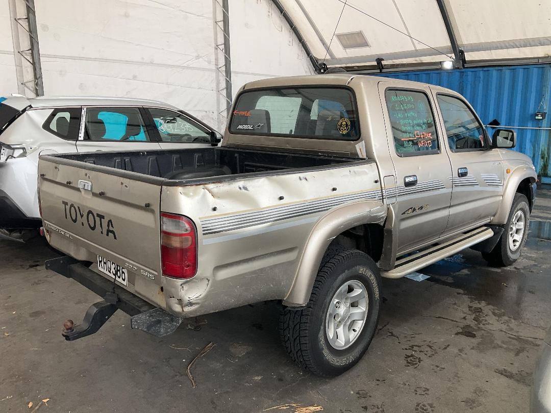 Photo '20' of Toyota Hilux TD SR5 D/C Photo '20' of Toyota Hilux TD SR5 D/C