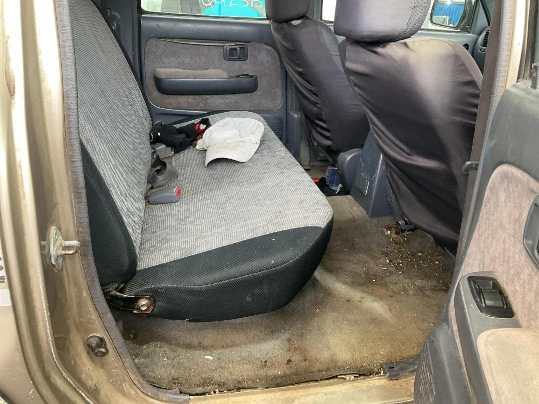 Photo '26' of Toyota Hilux TD SR5 D/C Photo '26' of Toyota Hilux TD SR5 D/C