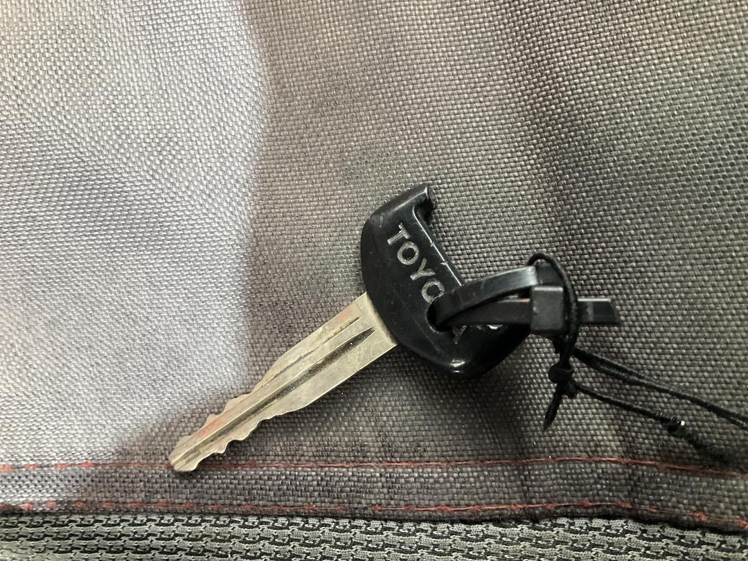 Photo '29' of Toyota Hilux TD SR5 D/C Photo '29' of Toyota Hilux TD SR5 D/C