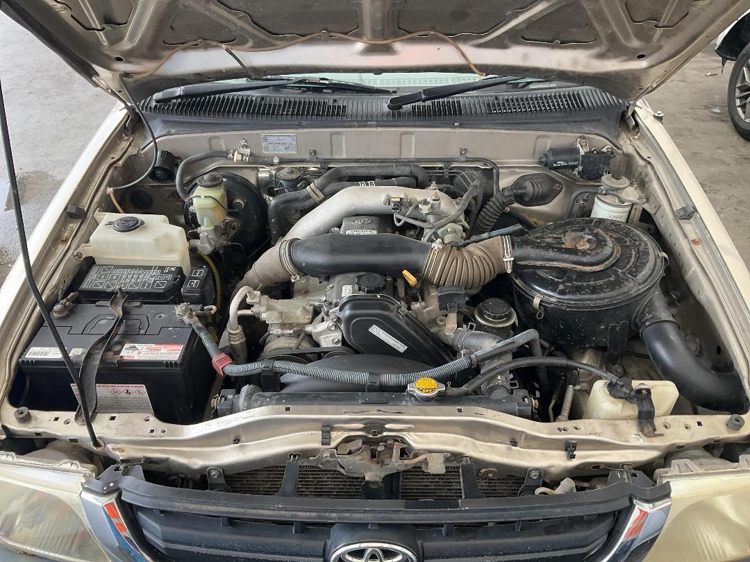 Photo '33' of Toyota Hilux TD SR5 D/C Photo '33' of Toyota Hilux TD SR5 D/C