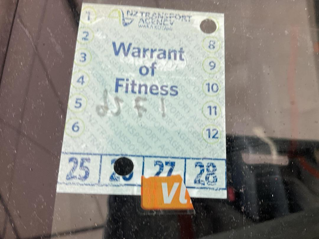 Photo '32' of Toyota Hilux TD SR5 D/C Photo '32' of Toyota Hilux TD SR5 D/C