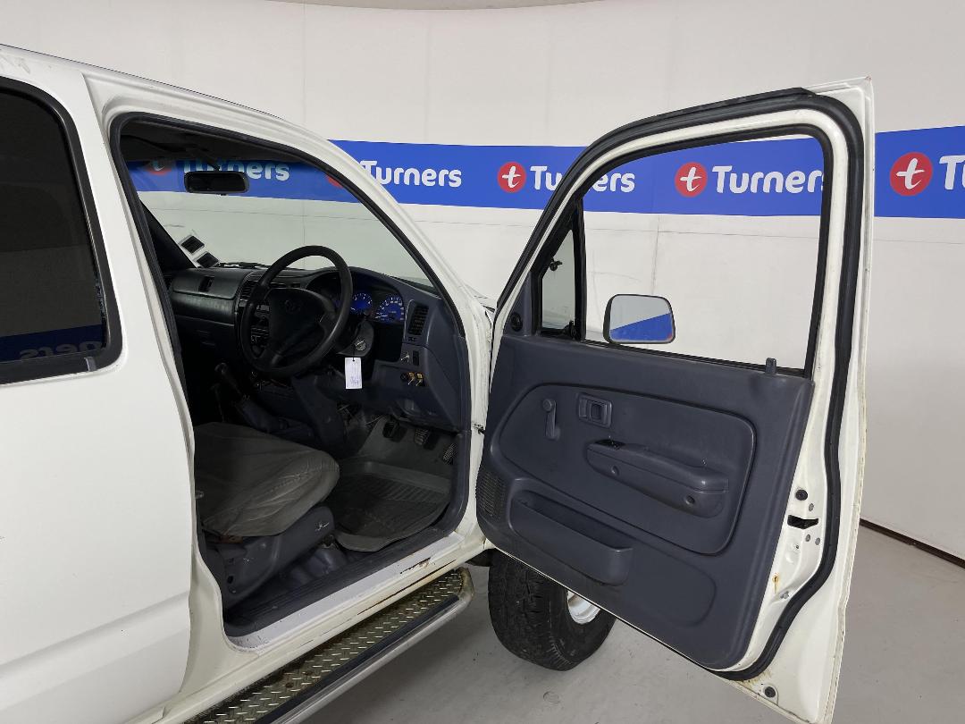 Photo '15' of Toyota Hilux Photo '15' of Toyota Hilux