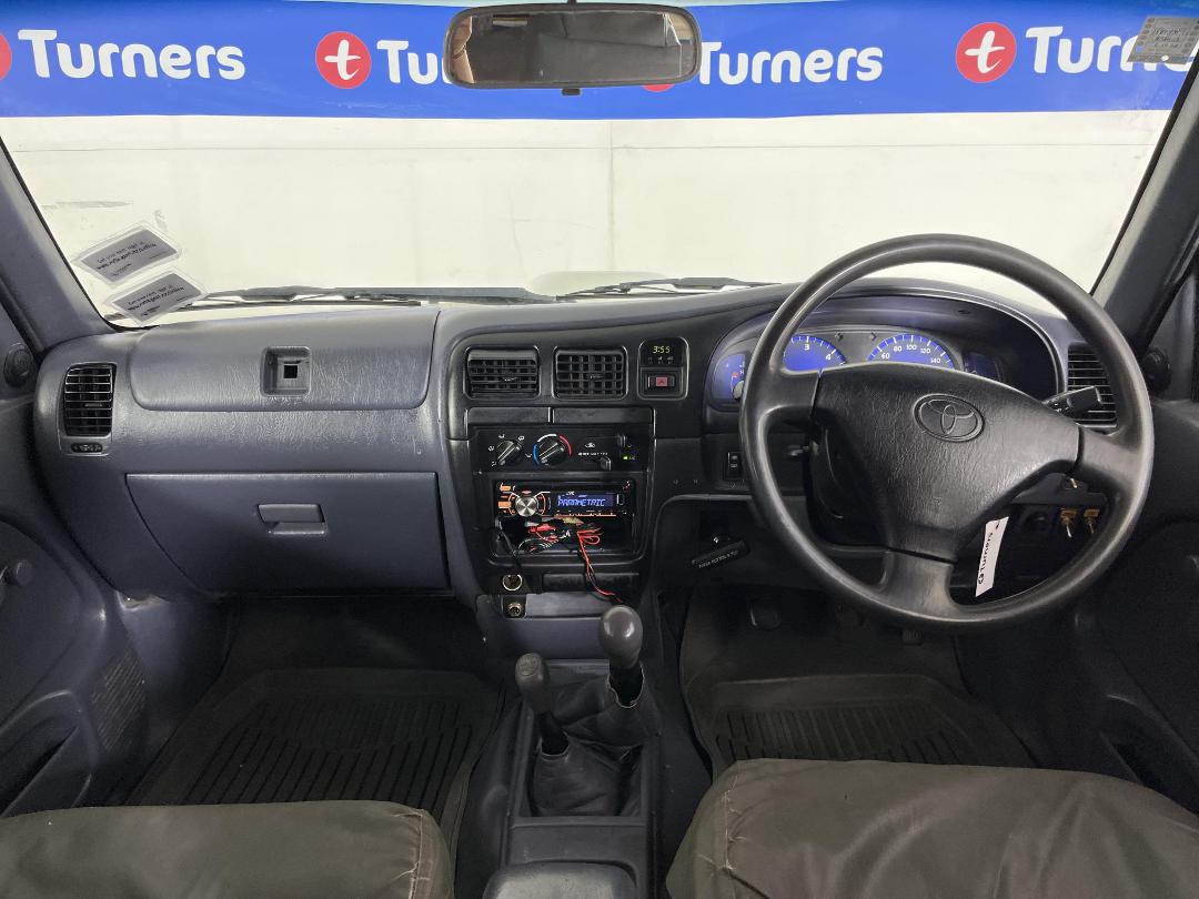 Photo '17' of Toyota Hilux Photo '17' of Toyota Hilux