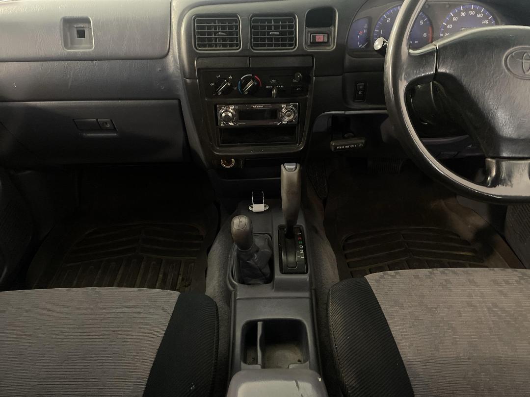 Photo '18' of Toyota Hilux Photo '18' of Toyota Hilux