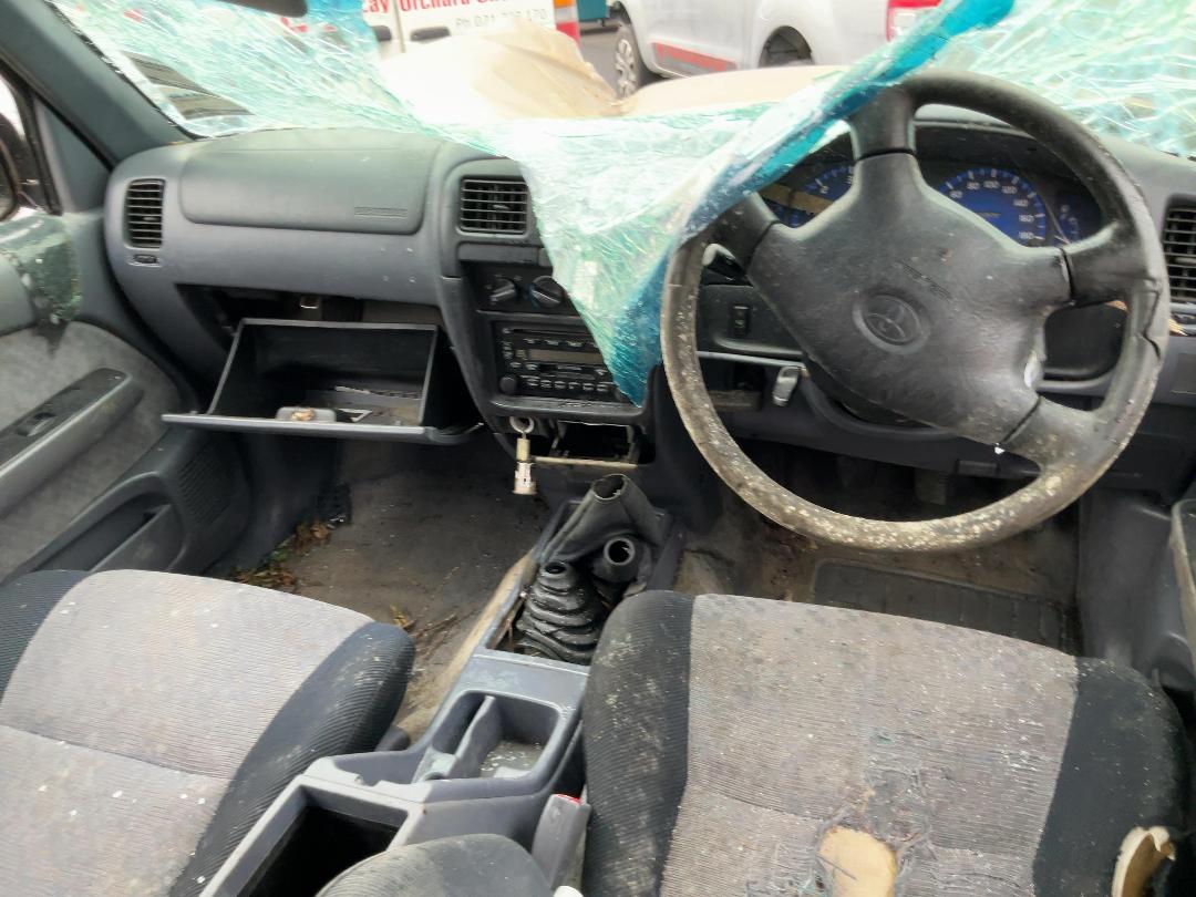 Photo '9' of Toyota Hilux TD SR5 D/C