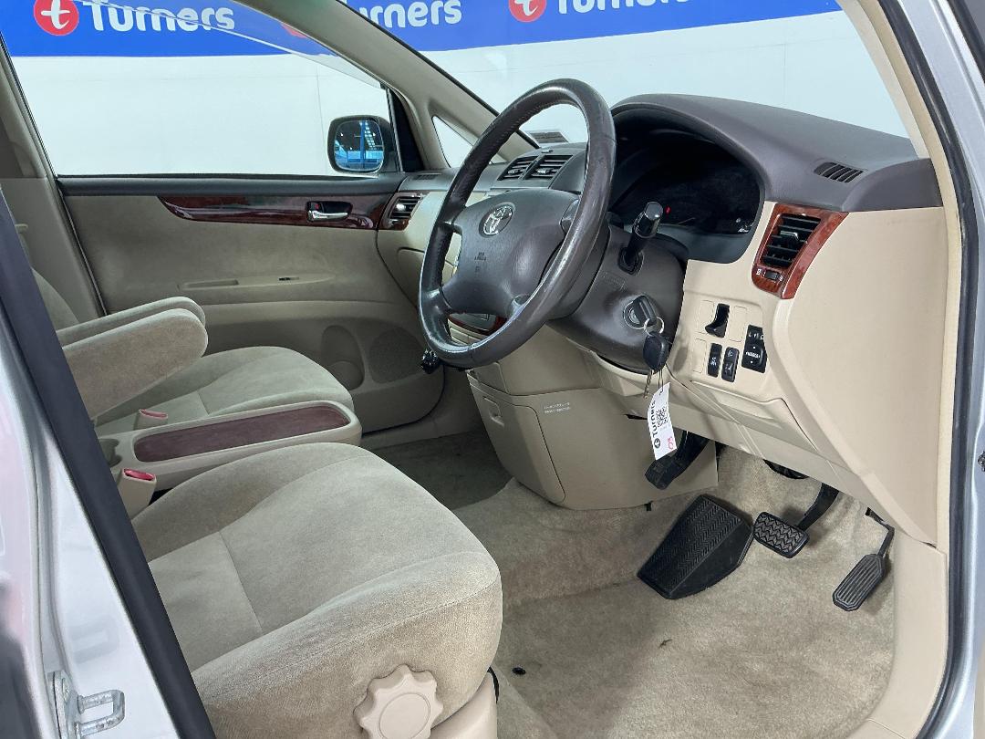 Photo '16' of Toyota Ipsum Photo '16' of Toyota Ipsum