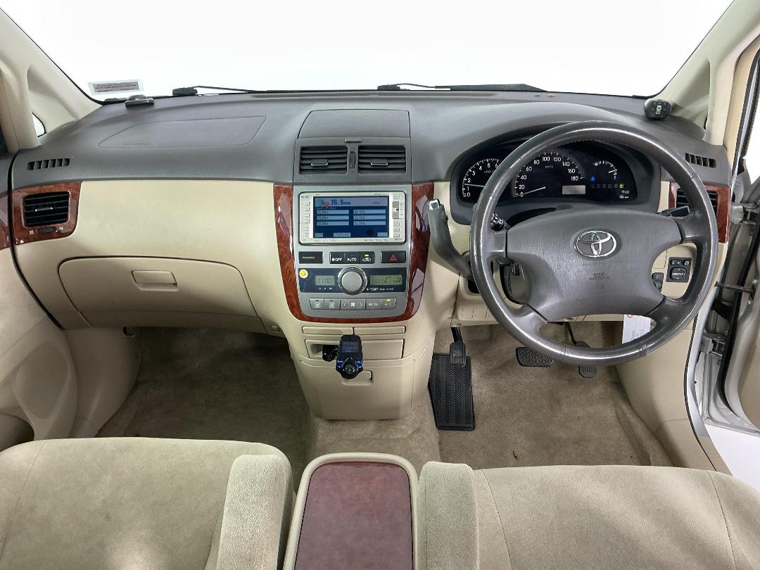 Photo '17' of Toyota Ipsum Photo '17' of Toyota Ipsum