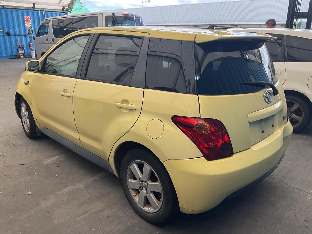 Photo '4' of Toyota IST Photo '4' of Toyota IST