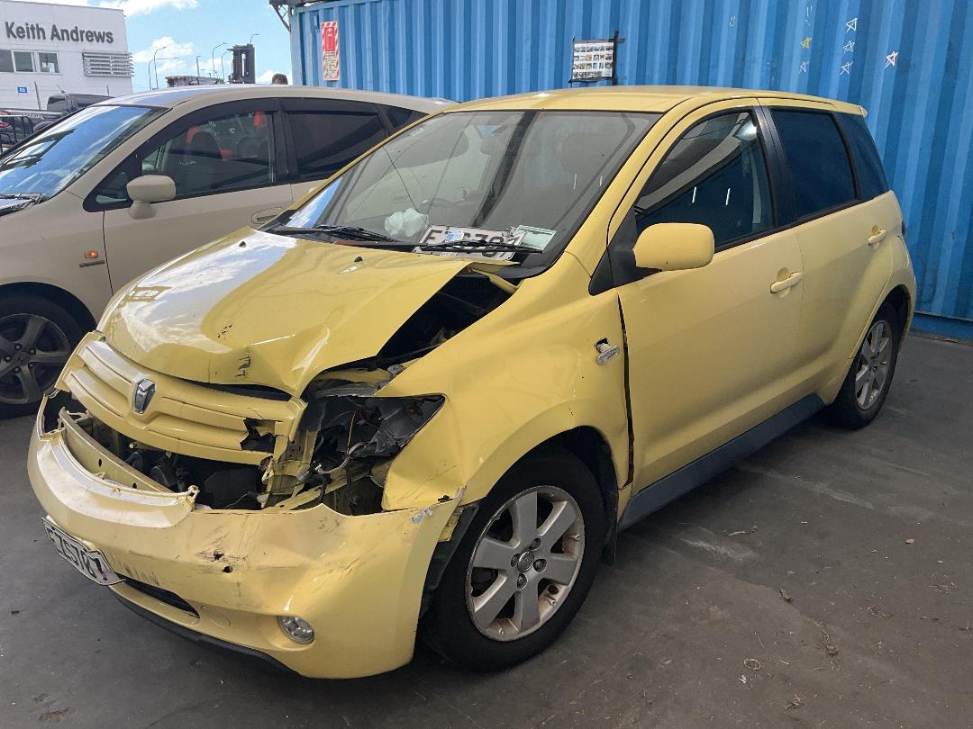 Photo '3' of Toyota IST Photo '3' of Toyota IST