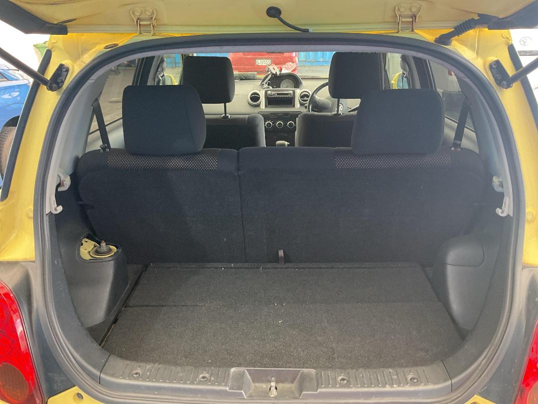 Photo '6' of Toyota IST Photo '6' of Toyota IST