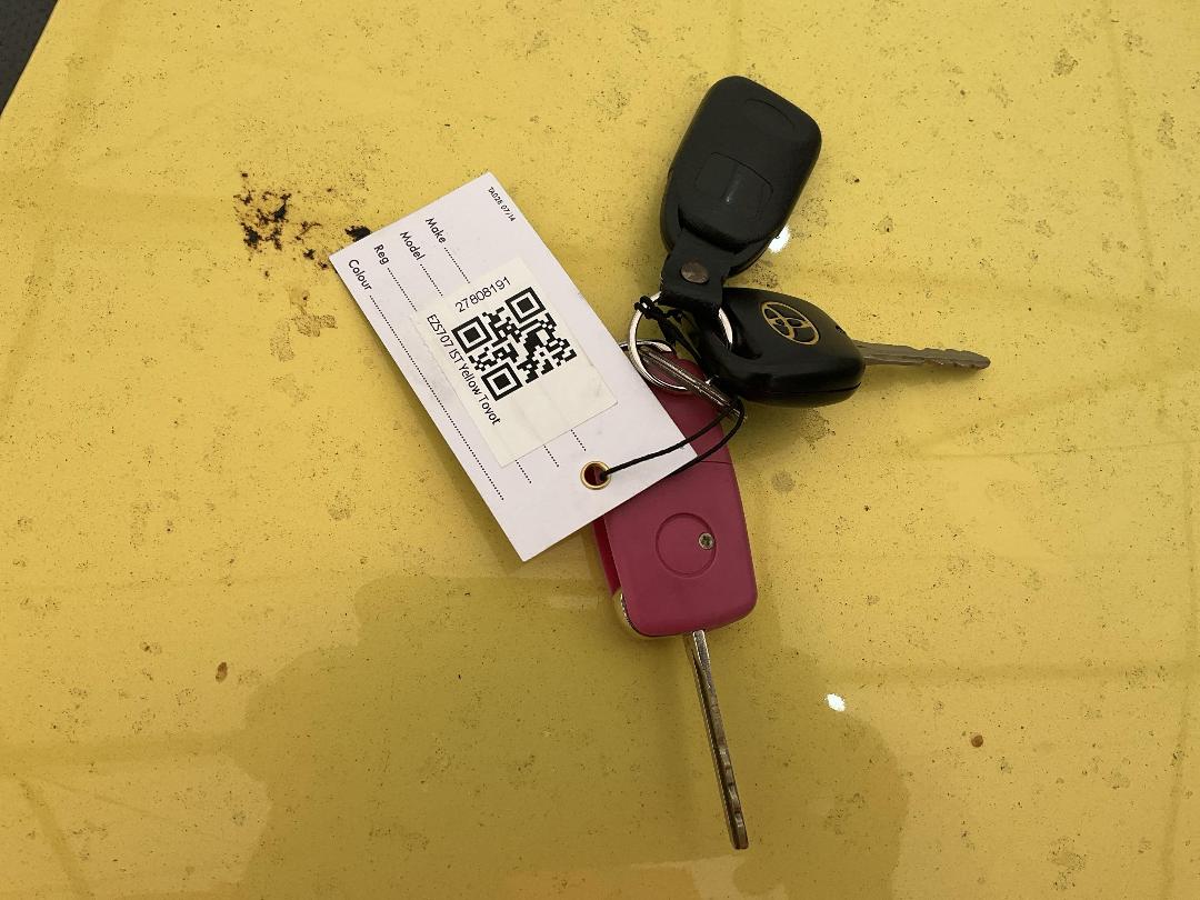 Photo '13' of Toyota IST Photo '13' of Toyota IST