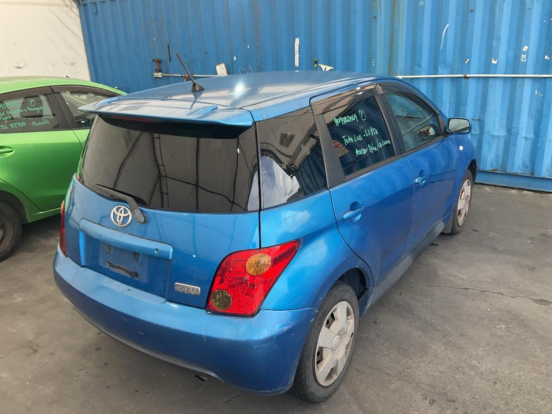 Photo '15' of Toyota IST Photo '15' of Toyota IST