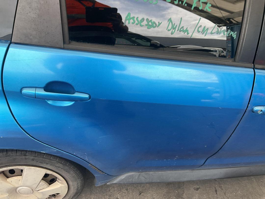 Photo '17' of Toyota IST Photo '17' of Toyota IST