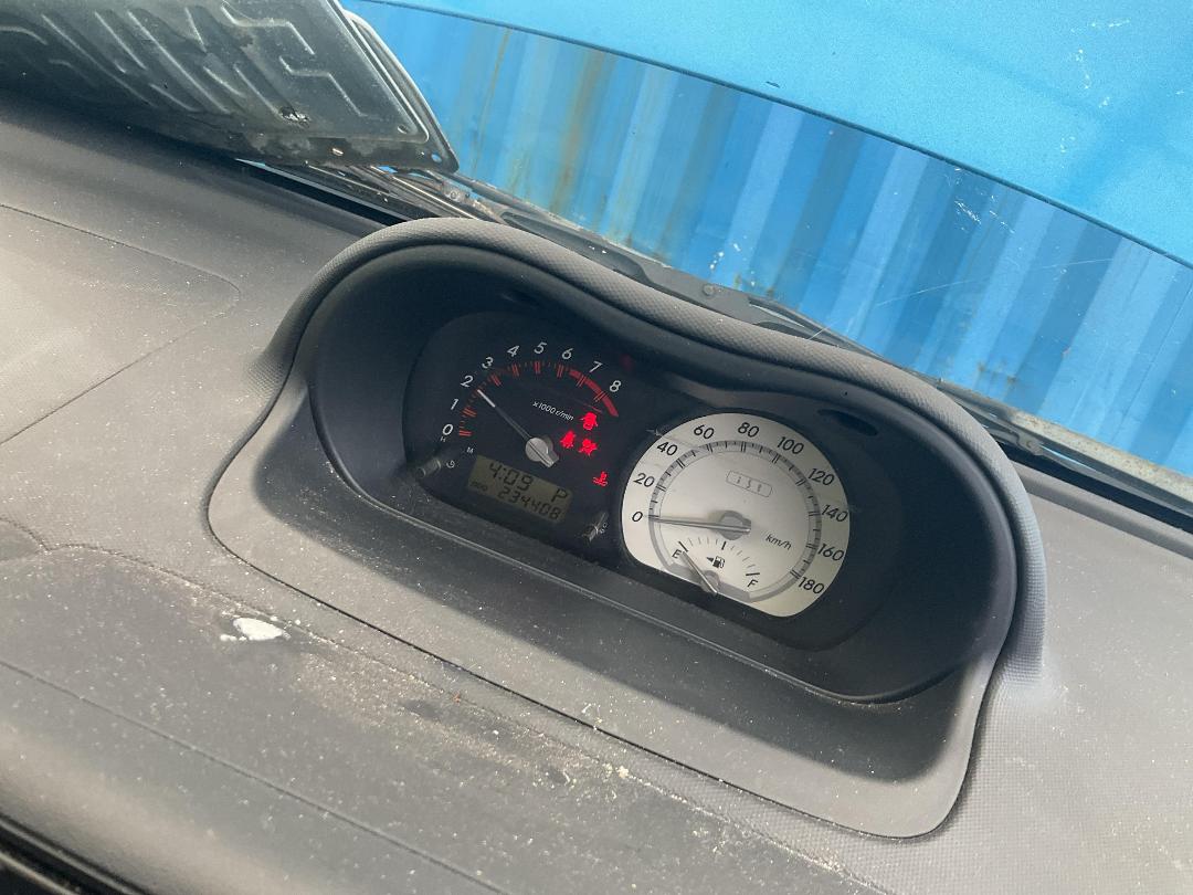 Photo '20' of Toyota IST Photo '20' of Toyota IST