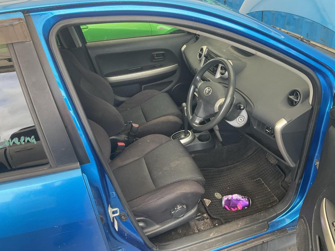 Photo '22' of Toyota IST Photo '22' of Toyota IST