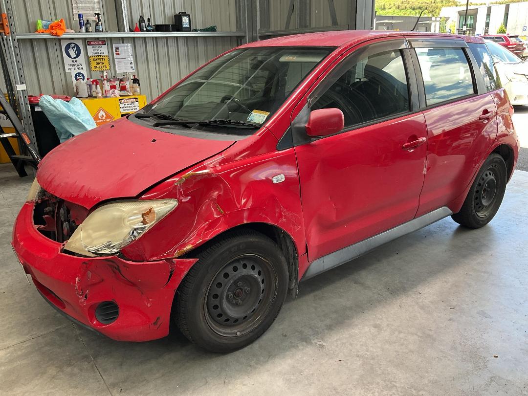 Photo '2' of Toyota IST Photo '2' of Toyota IST