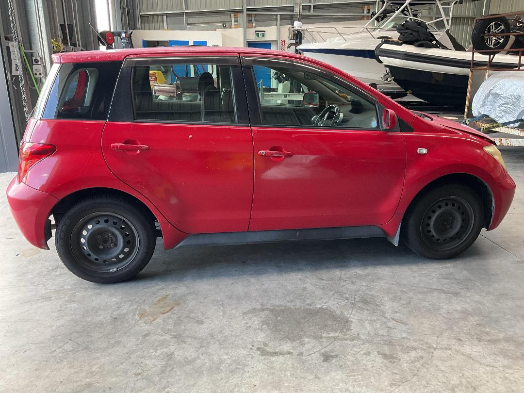 Photo '5' of Toyota IST Photo '5' of Toyota IST