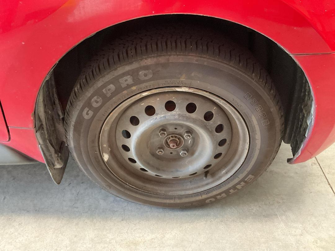 Photo '10' of Toyota IST Photo '10' of Toyota IST