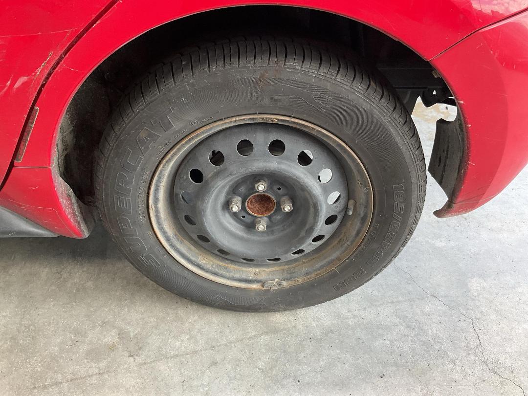 Photo '12' of Toyota IST Photo '12' of Toyota IST