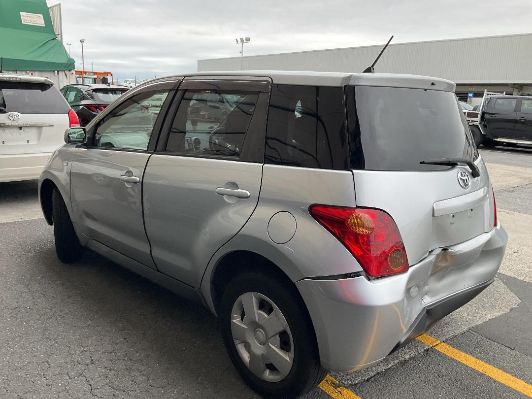 Photo '4' of Toyota IST