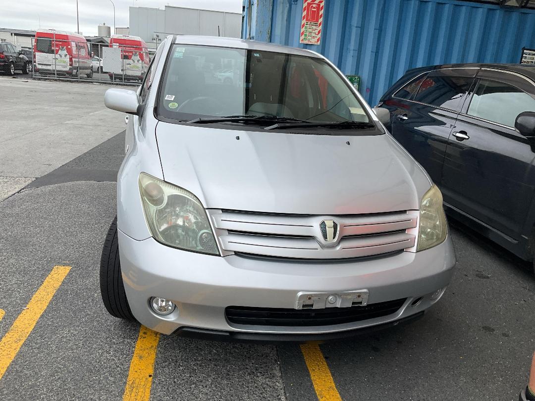 Photo '2' of Toyota IST