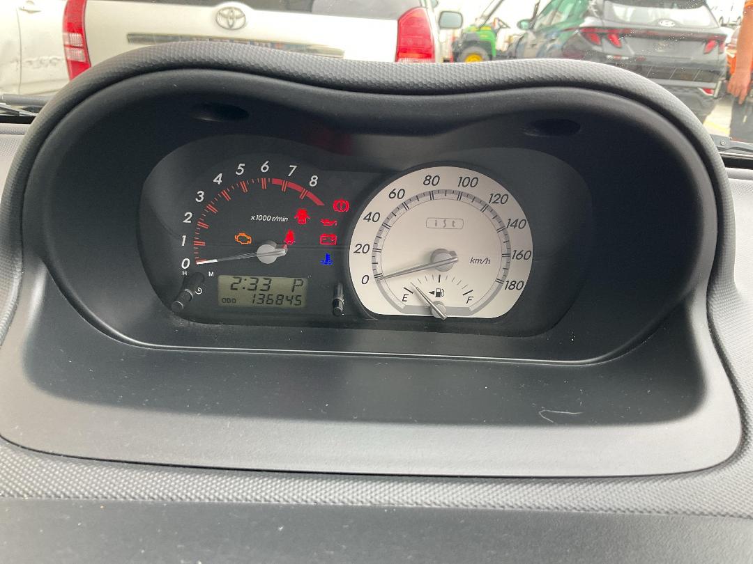 Photo '30' of Toyota IST