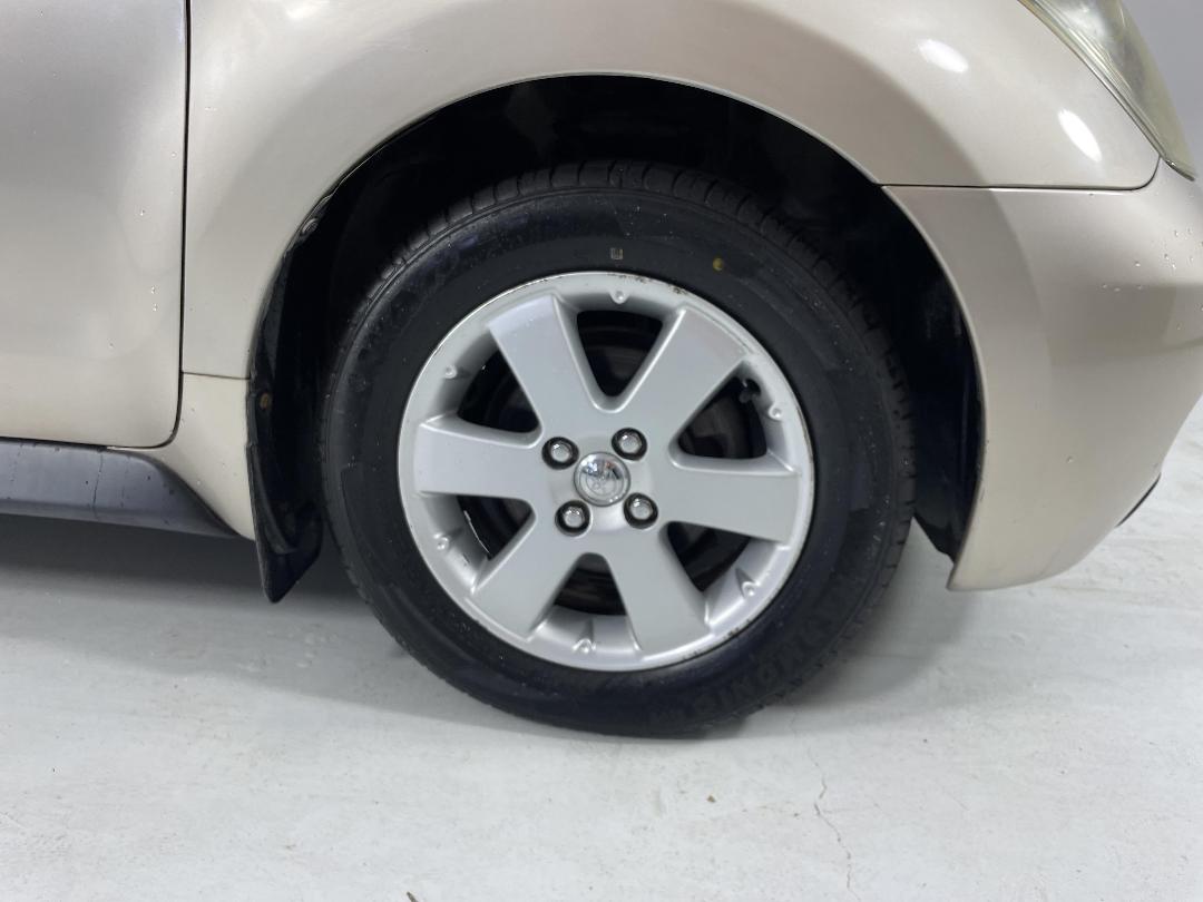 Photo '9' of Toyota IST Photo '9' of Toyota IST