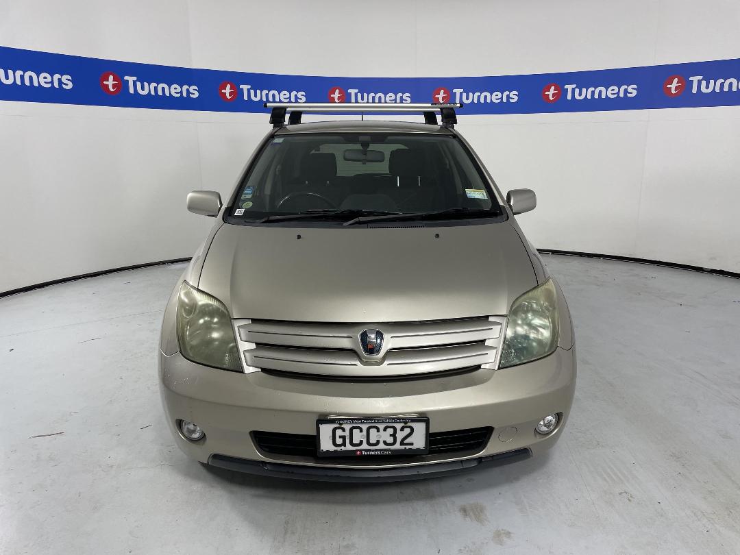 Photo '2' of Toyota IST Photo '2' of Toyota IST