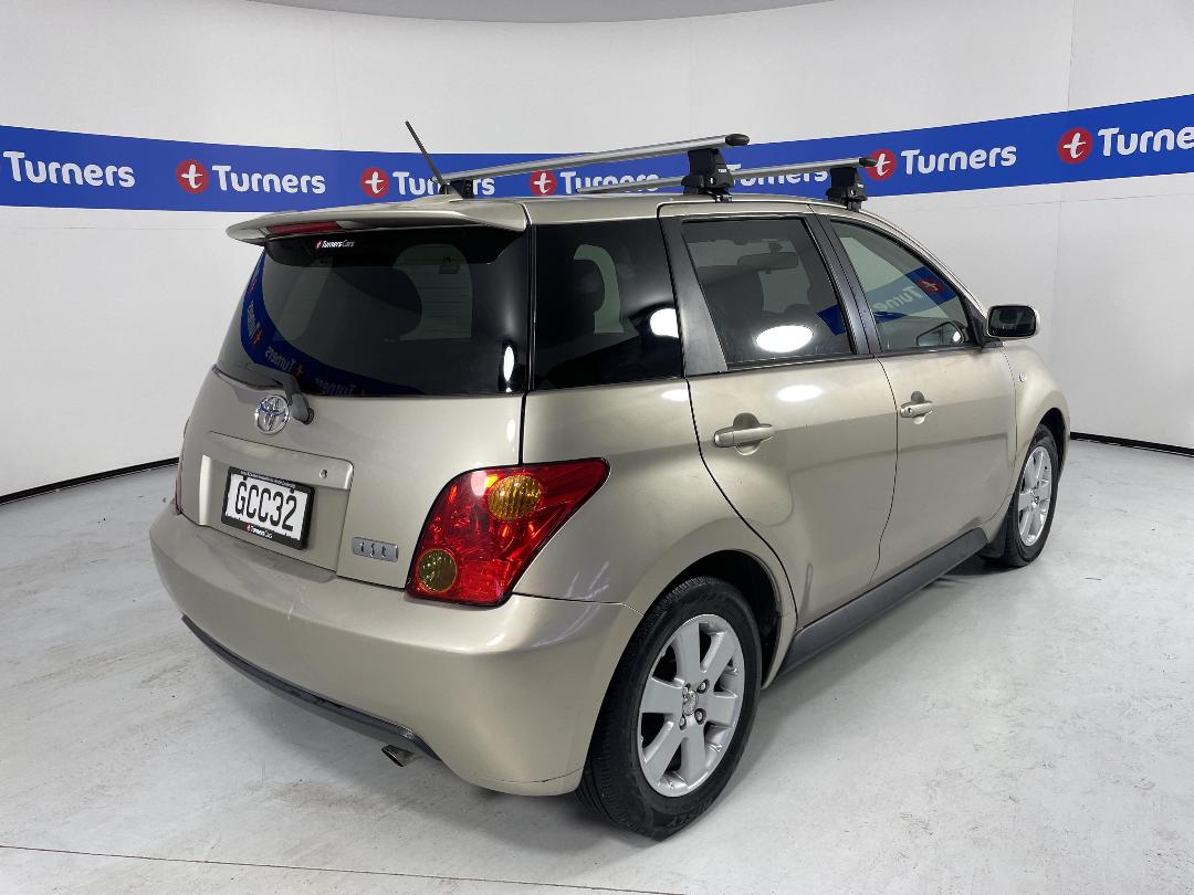 Photo '7' of Toyota IST Photo '7' of Toyota IST