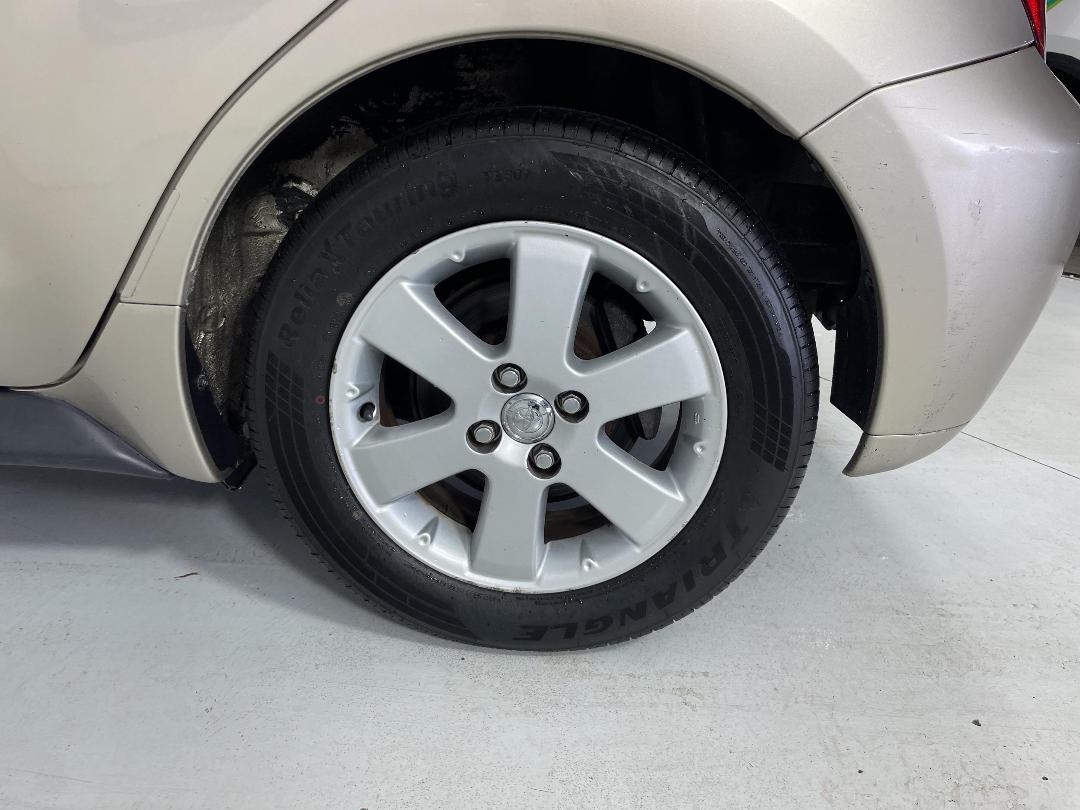 Photo '11' of Toyota IST Photo '11' of Toyota IST