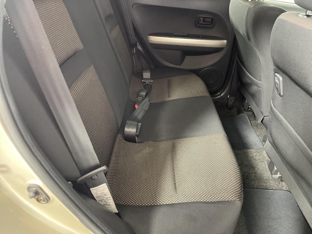 Photo '20' of Toyota IST Photo '20' of Toyota IST