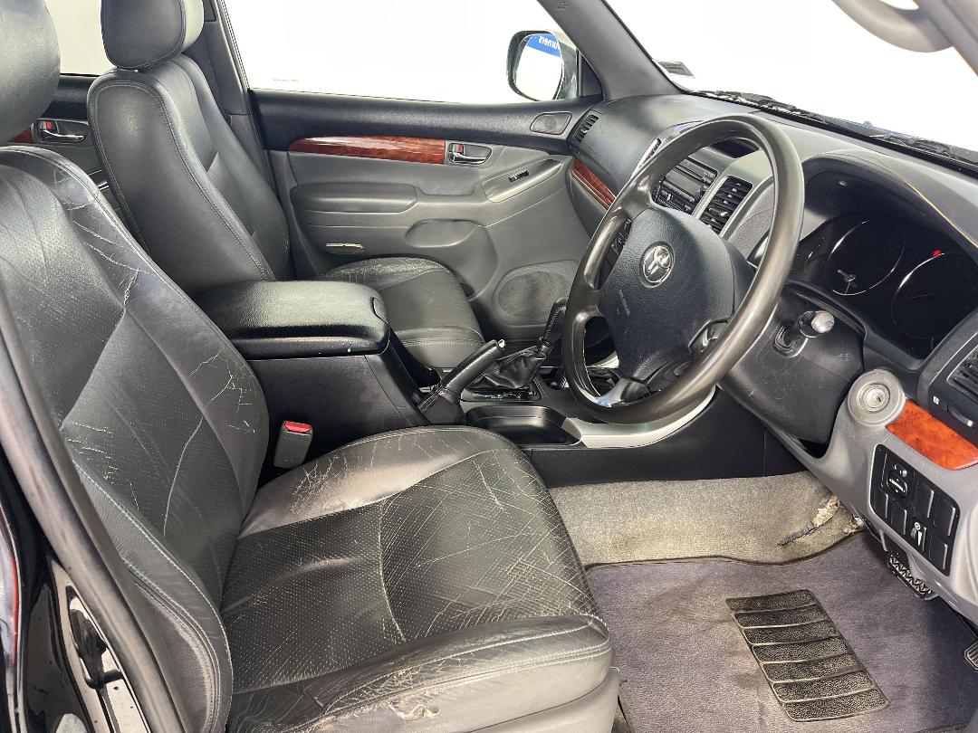 Photo '16' of Toyota Landcruiser Prado