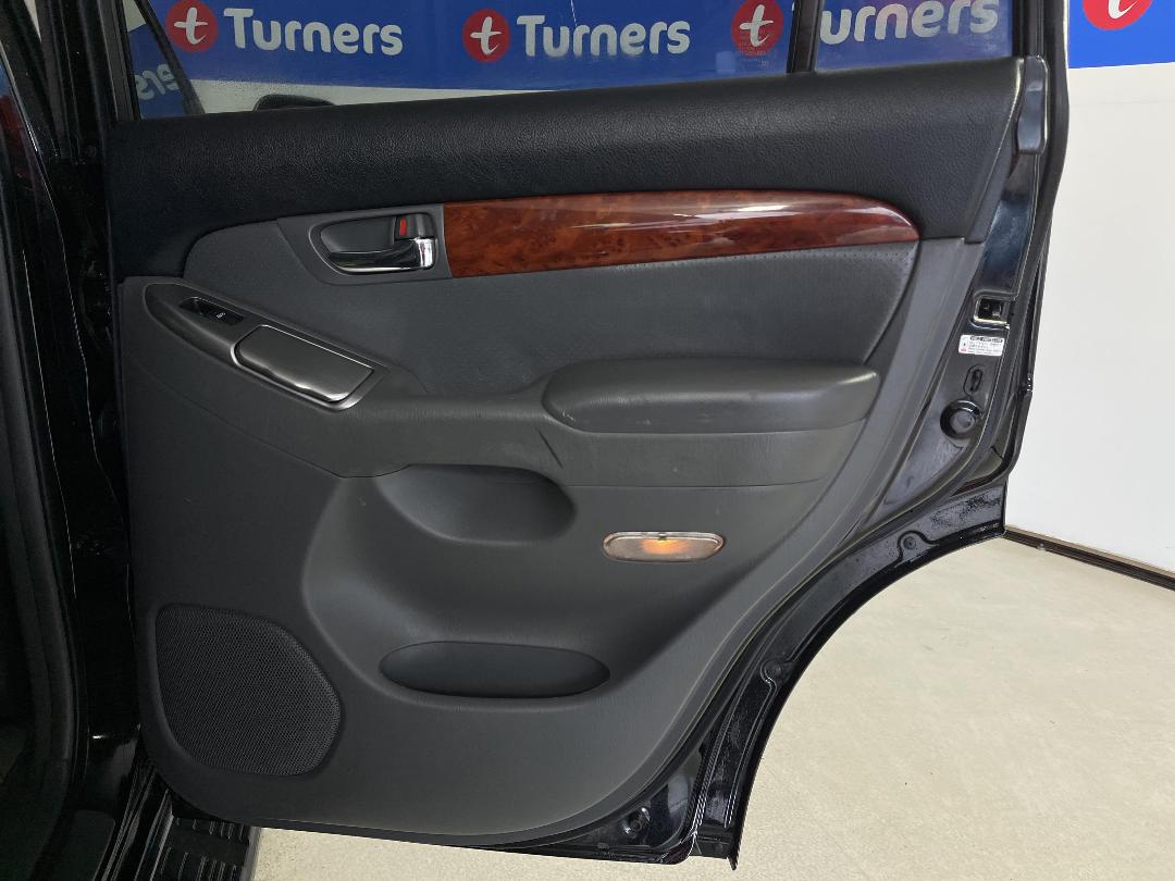 Photo '19' of Toyota Landcruiser Prado