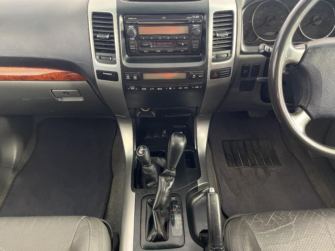 Photo '18' of Toyota Landcruiser Prado