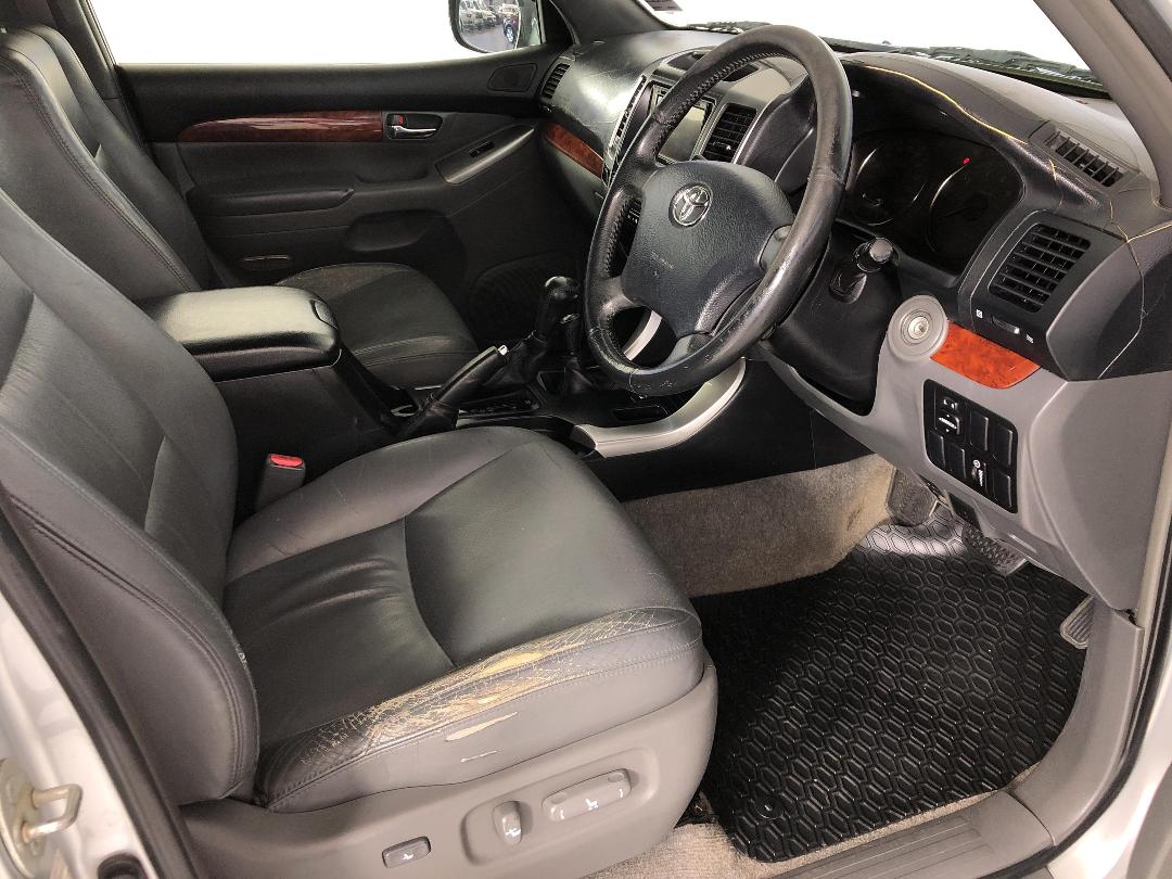 Photo '16' of Toyota Landcruiser Prado