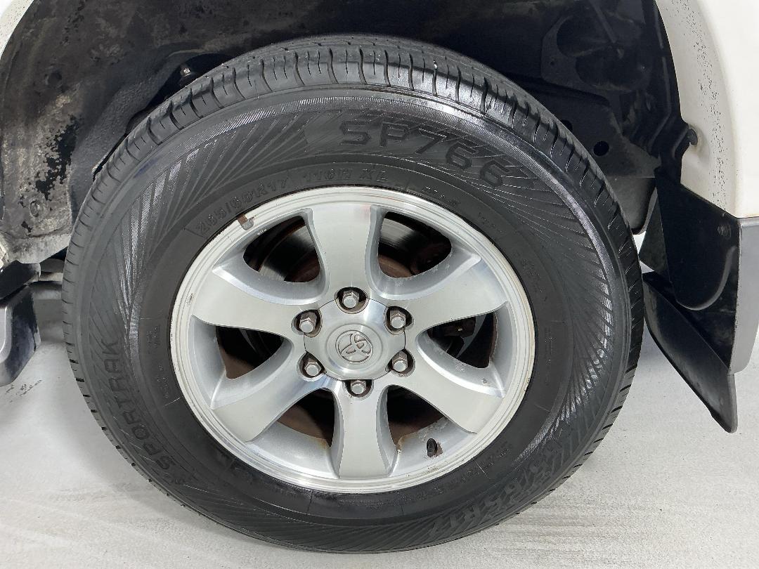 Photo '11' of Toyota Landcruiser Prado