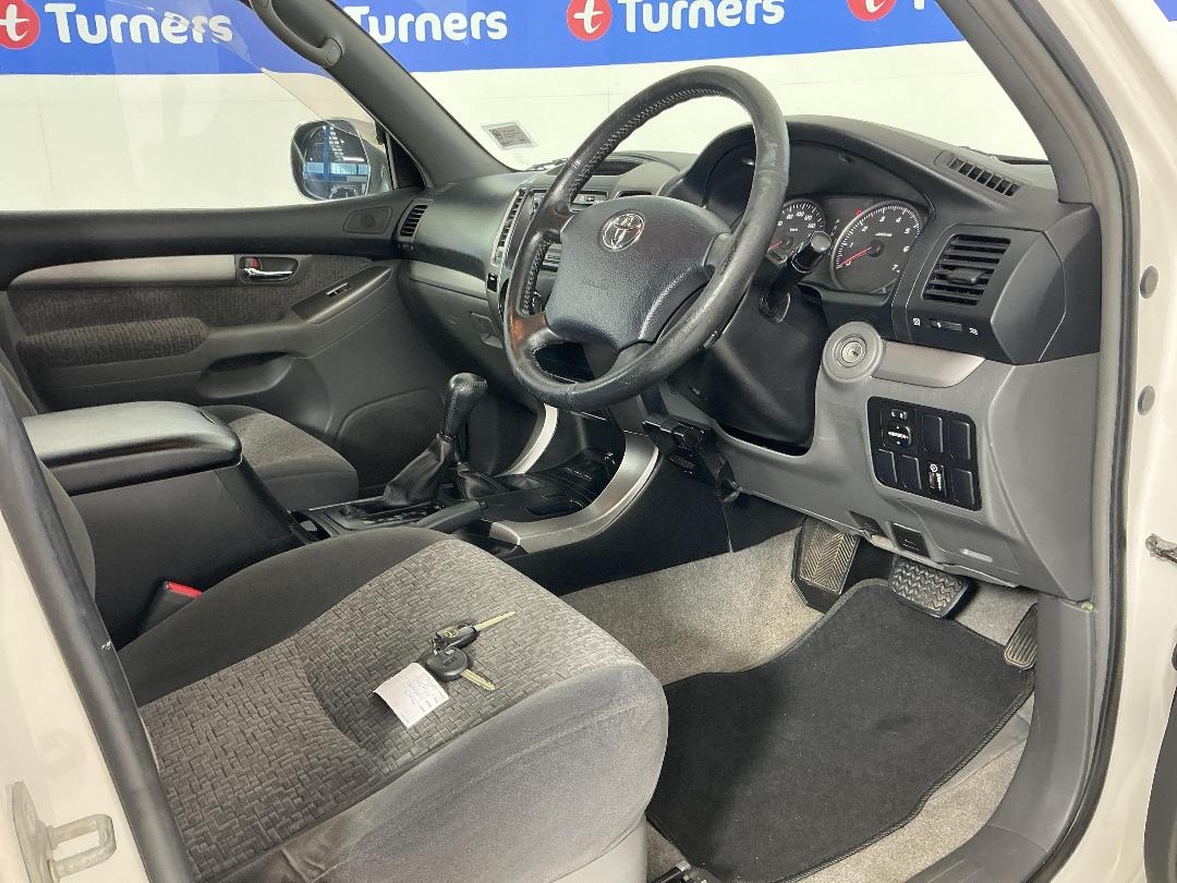 Photo '16' of Toyota Landcruiser Prado