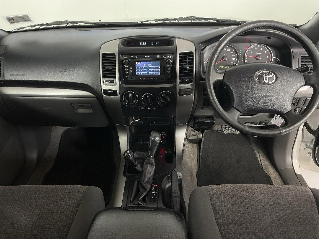 Photo '17' of Toyota Landcruiser Prado