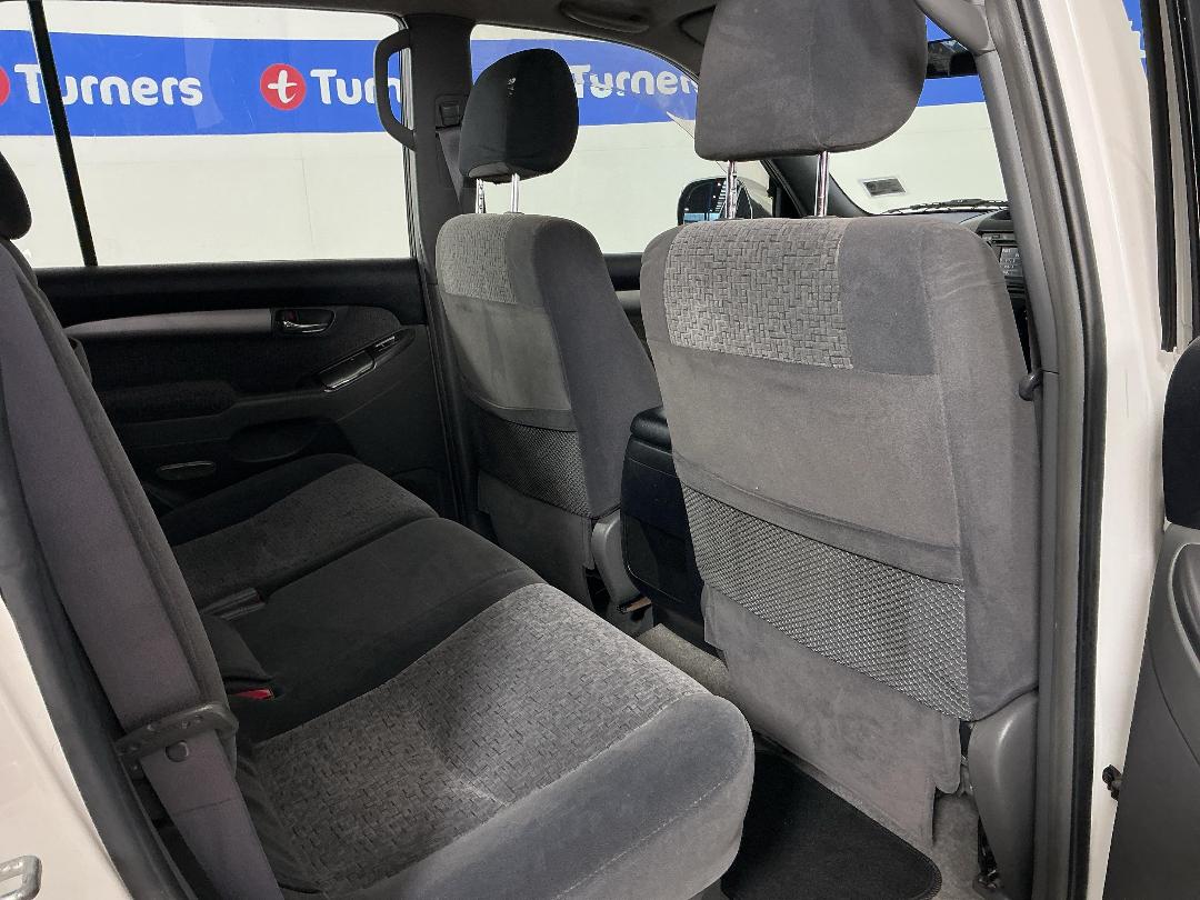 Photo '20' of Toyota Landcruiser Prado