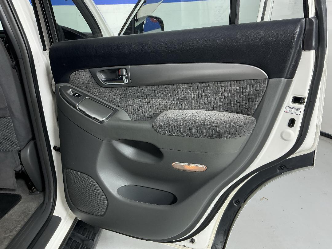 Photo '19' of Toyota Landcruiser Prado