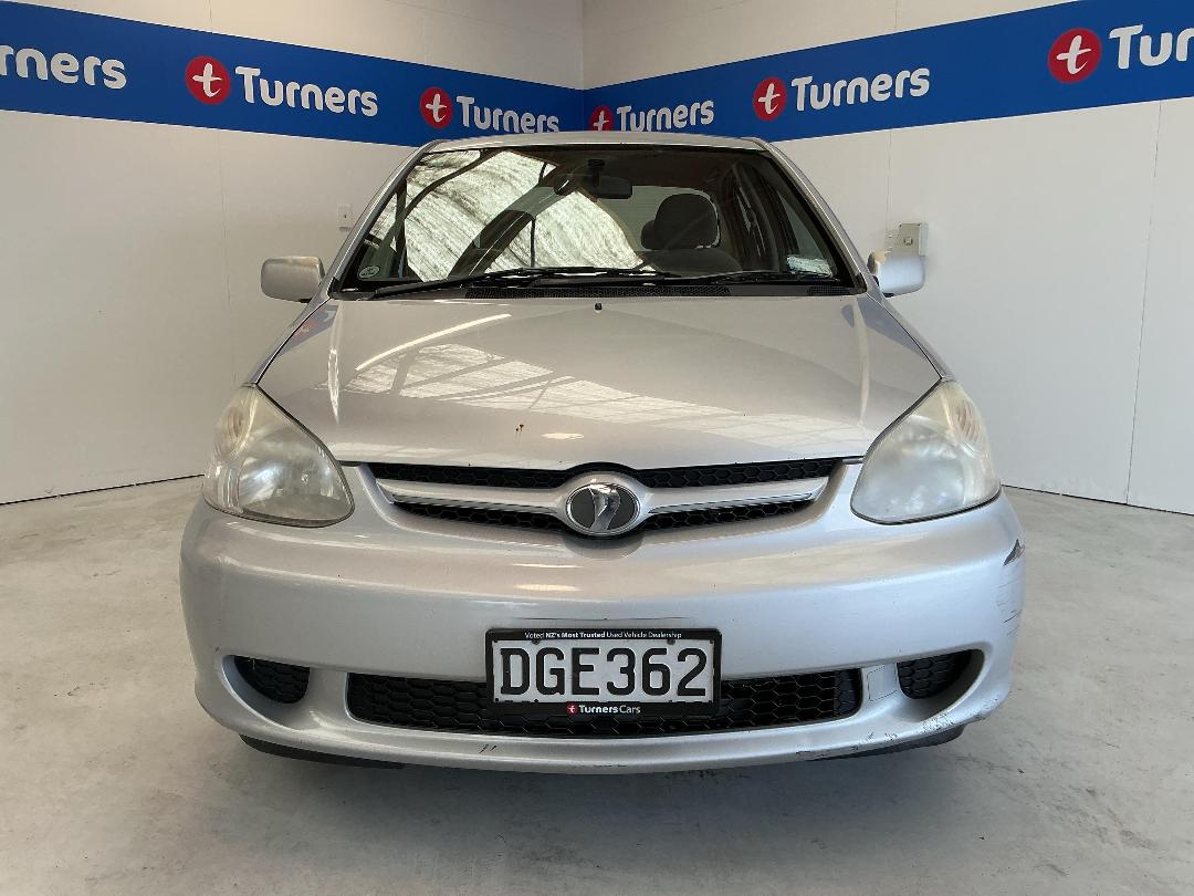 Photo '2' of Toyota Platz Photo '2' of Toyota Platz