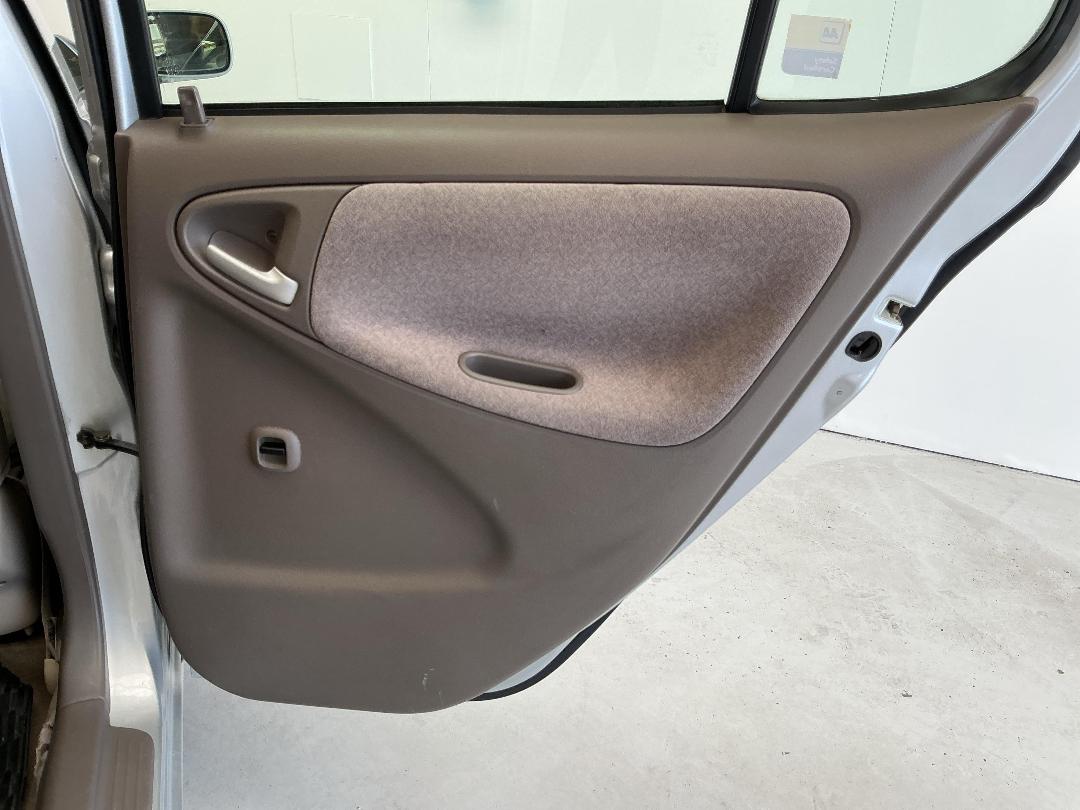 Photo '19' of Toyota Platz Photo '19' of Toyota Platz