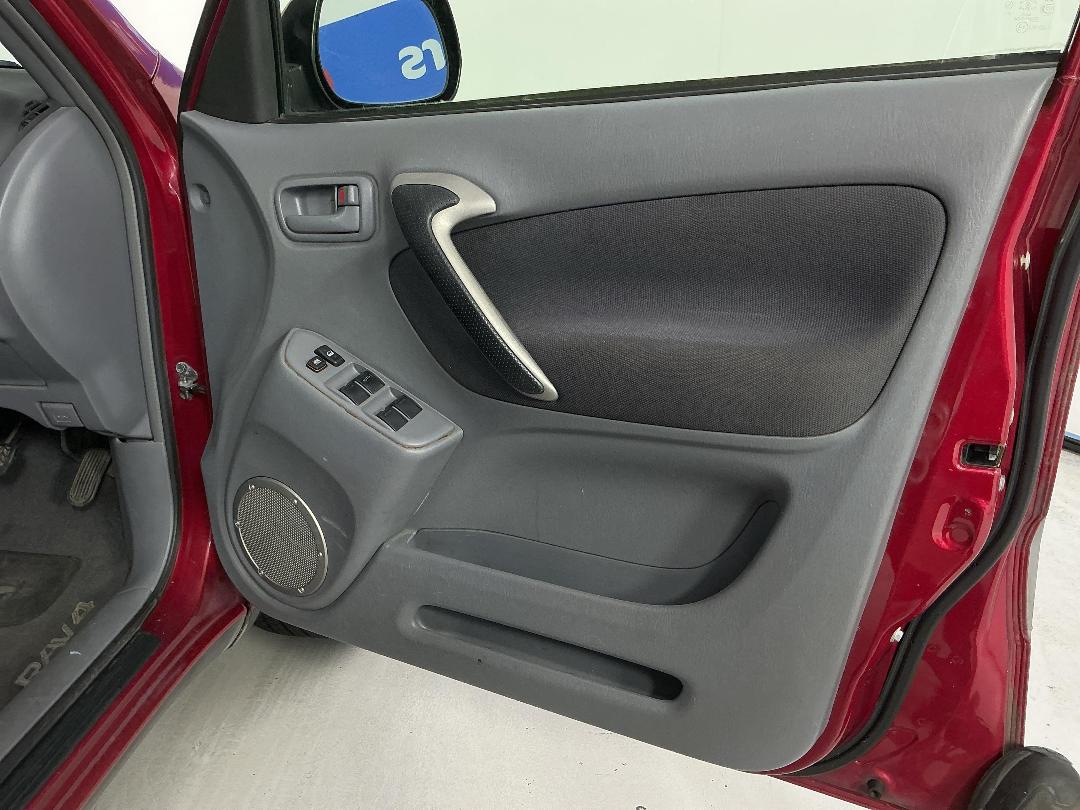 Photo '15' of Toyota Rav4