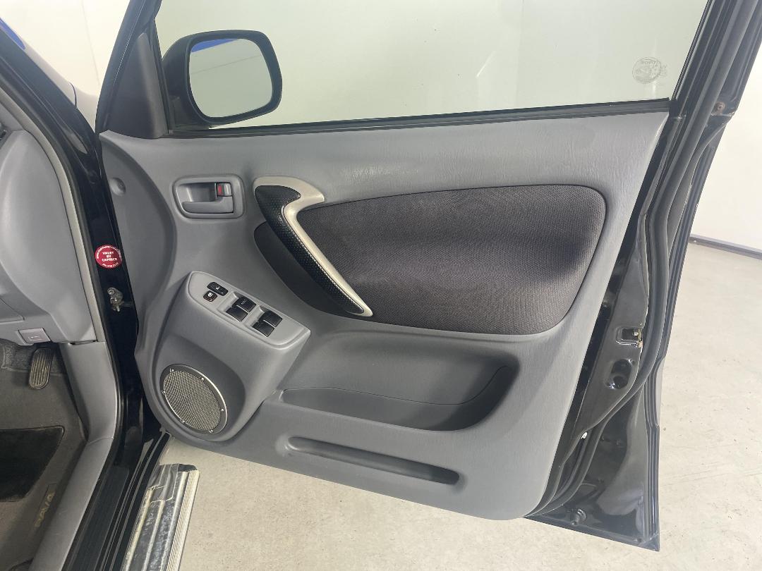 Photo '15' of Toyota Rav4 Photo '15' of Toyota Rav4