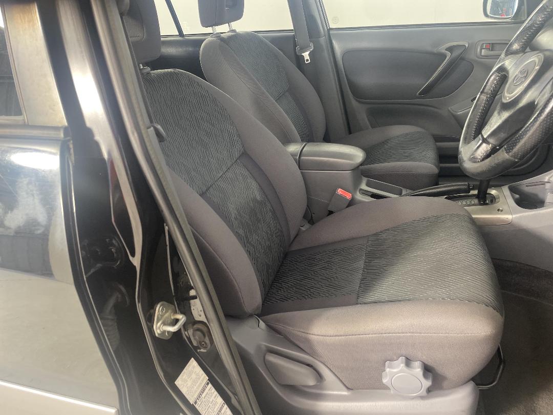 Photo '16' of Toyota Rav4 Photo '16' of Toyota Rav4