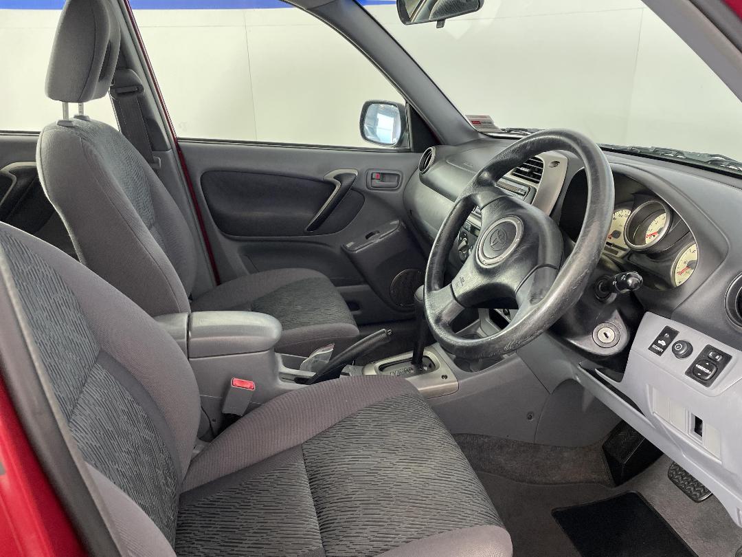 Photo '16' of Toyota Rav4