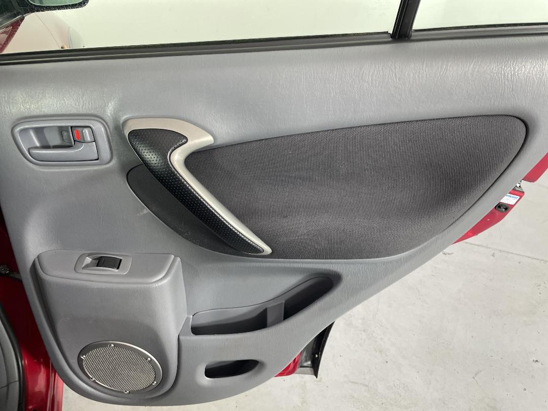 Photo '19' of Toyota Rav4