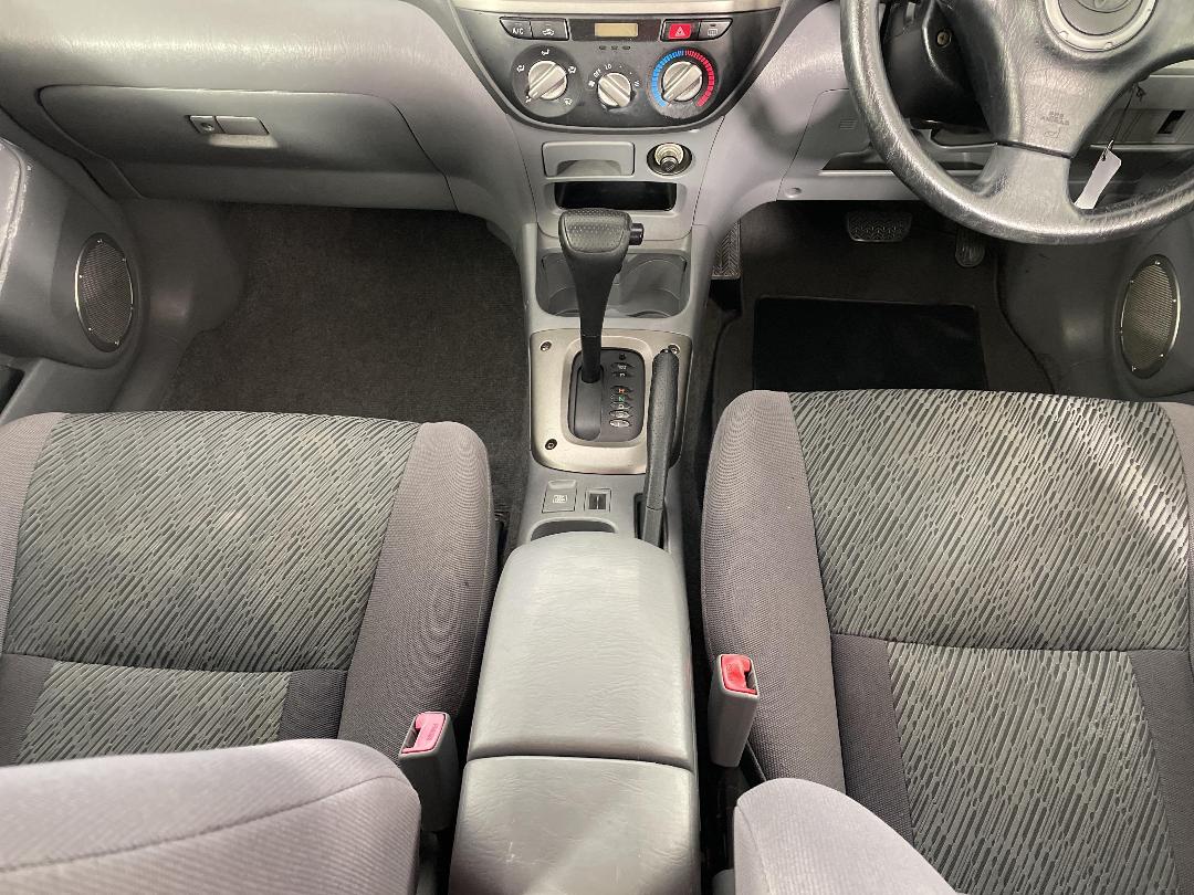 Photo '18' of Toyota Rav4